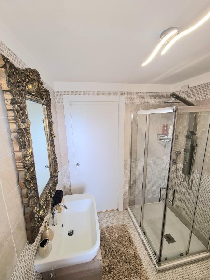 Penthouse genneruxi Hotel Cagliari Buitenkant foto