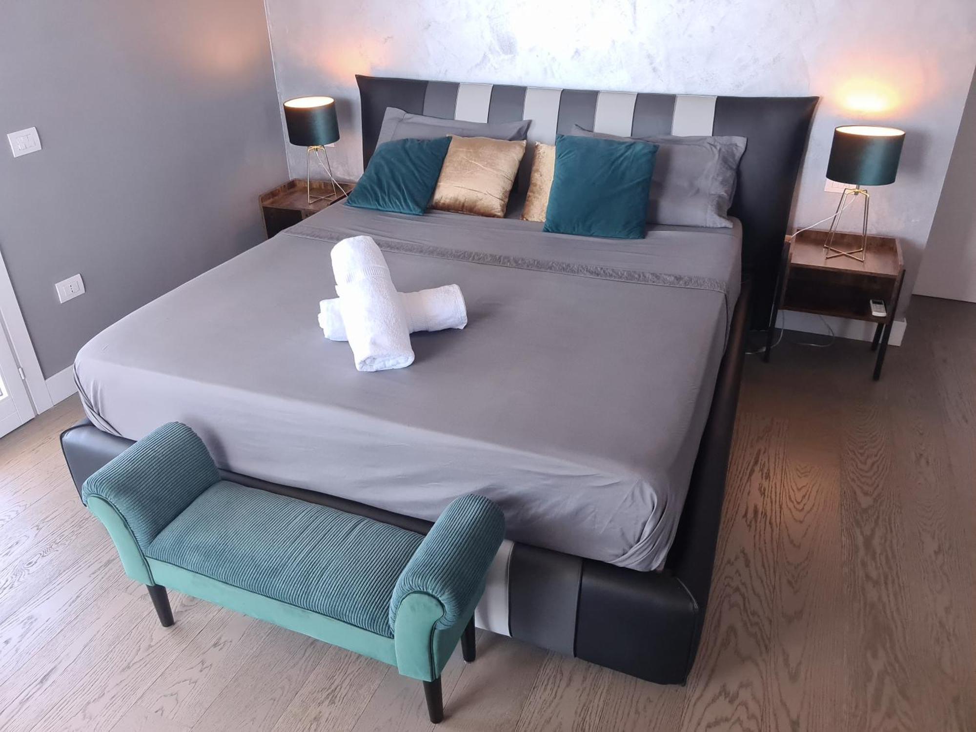 Penthouse genneruxi Hotel Cagliari Buitenkant foto