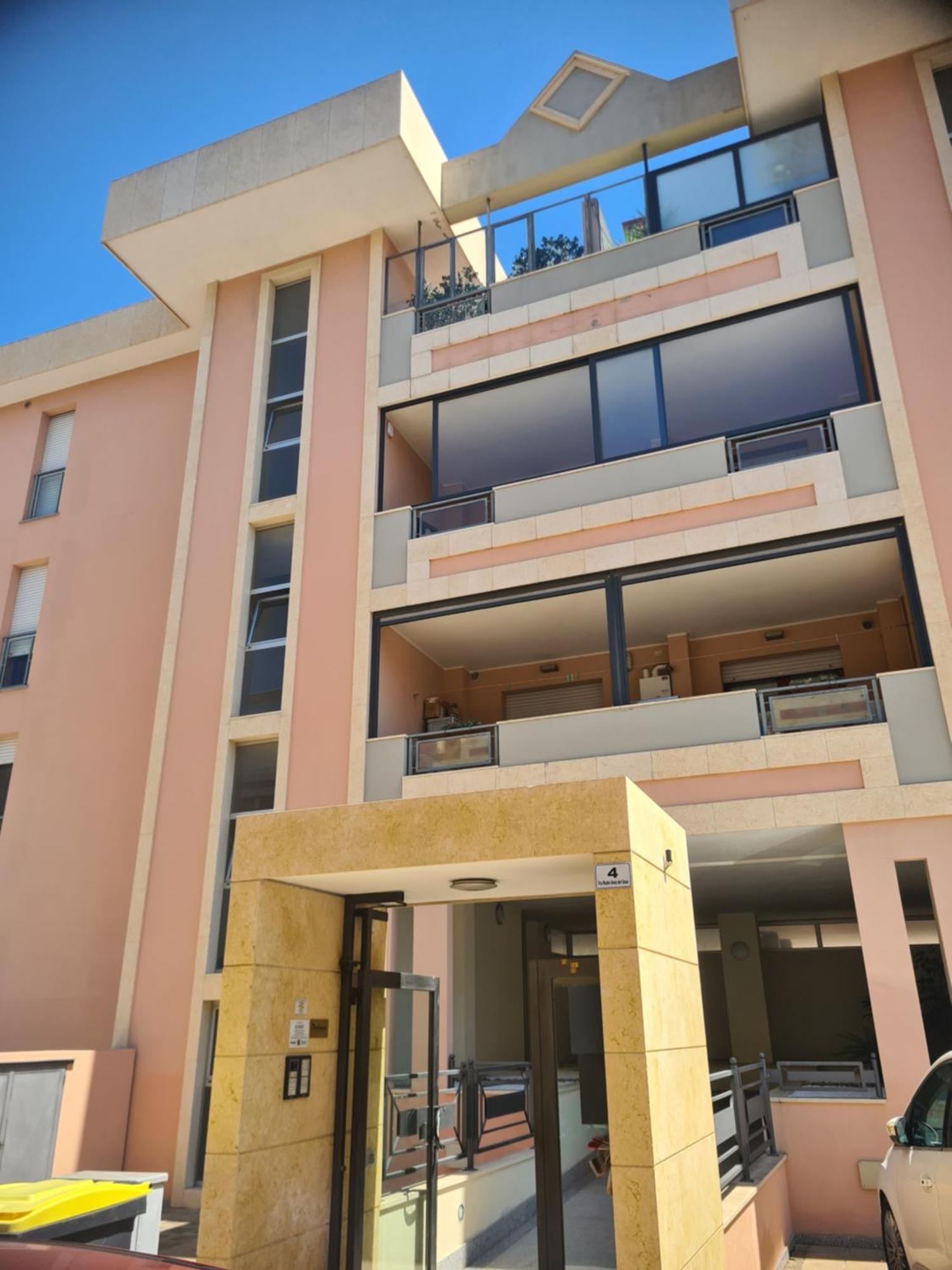 Penthouse genneruxi Hotel Cagliari Buitenkant foto